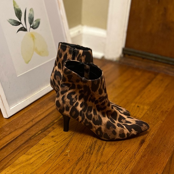 🌻Animal Print Rampage Booties/ Size 6 - Picture 2 of 4